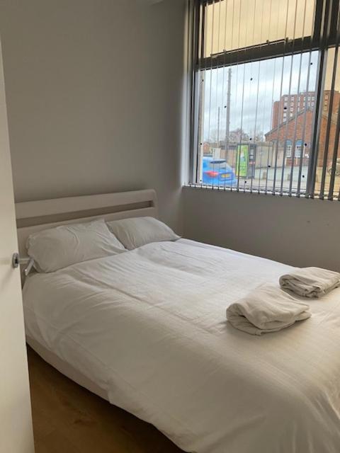 Nantwich House Apartment Crewe Bagian luar foto