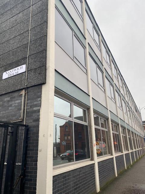 Nantwich House Apartment Crewe Bagian luar foto