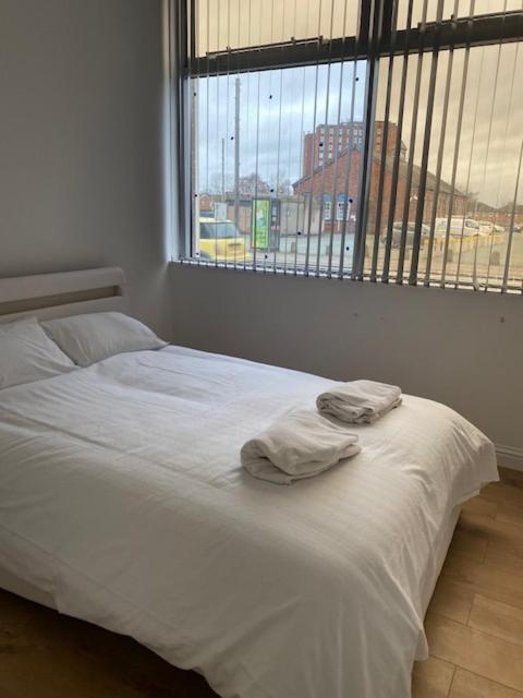 Nantwich House Apartment Crewe Bagian luar foto