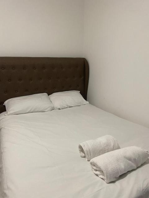 Nantwich House Apartment Crewe Bagian luar foto