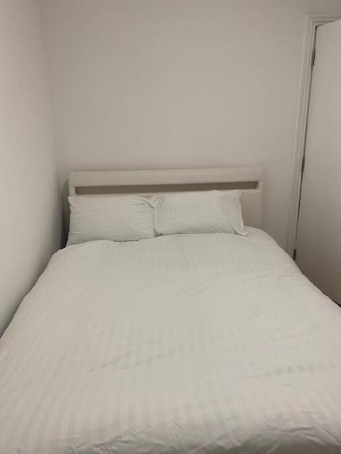 Nantwich House Apartment Crewe Bagian luar foto
